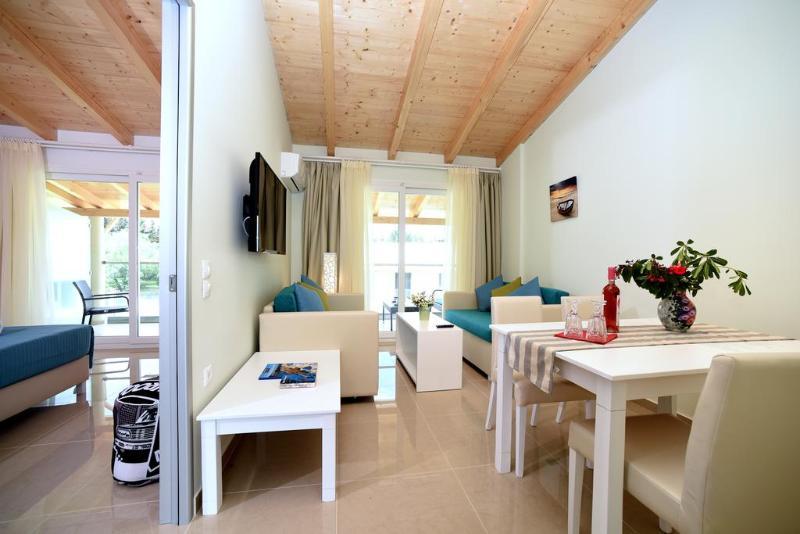 Palapart Gikas Suites And Studios Gouvia Dış mekan fotoğraf
